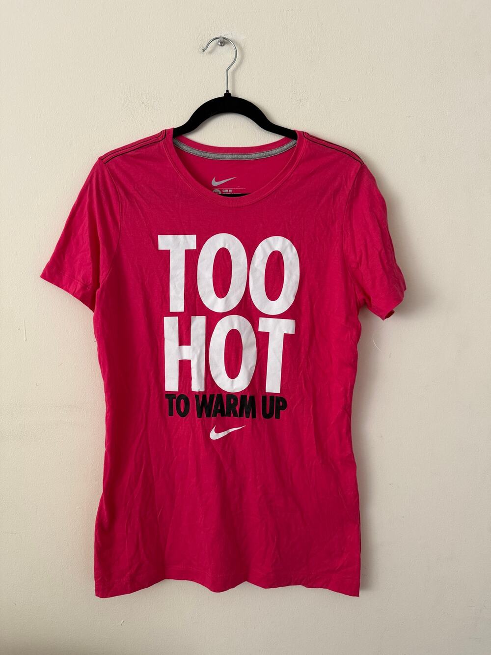 Nike Pink "Too Hot To Warm Up" Slim Fit Short Sleeve T-Shirt Size XL Casual